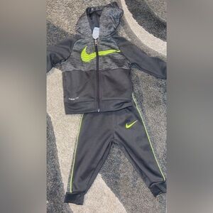 12 months Nike 2 piece outfit!